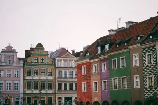 Międzypokoleniowy projekt „56/26: Szkice wolności” o Poznańskim Czerwcu