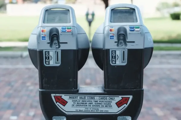 Nowe parkomaty w Poznaniu: ekrany dotykowe i funkcja start-stop