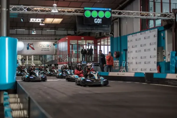 Weekend pełen sportowych emocji w Poznaniu: karting, piłka nożna, szachy i tenis