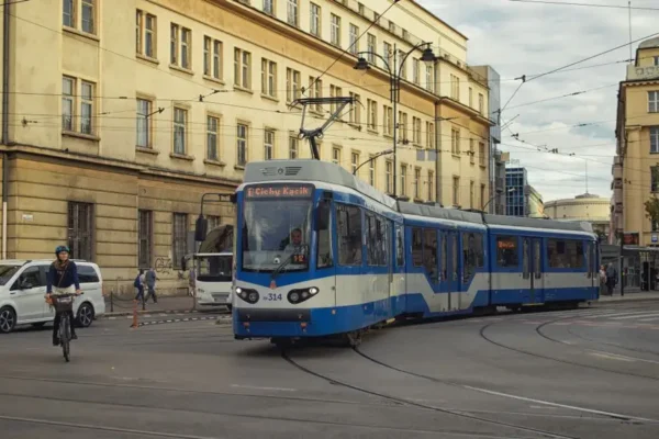 Powrót tramwajów na Dąbrowskiego i Królowej Jadwigi od 29 sierpnia
