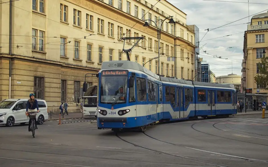 Powrót tramwajów na Dąbrowskiego i Królowej Jadwigi od 29 sierpnia