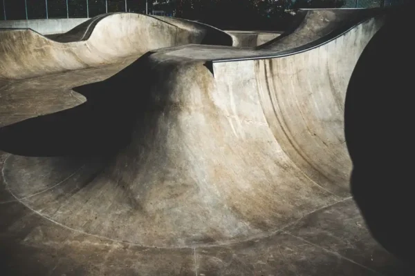 Radny pyta o skatepark przy ul. Kurlandzkiej w Poznaniu