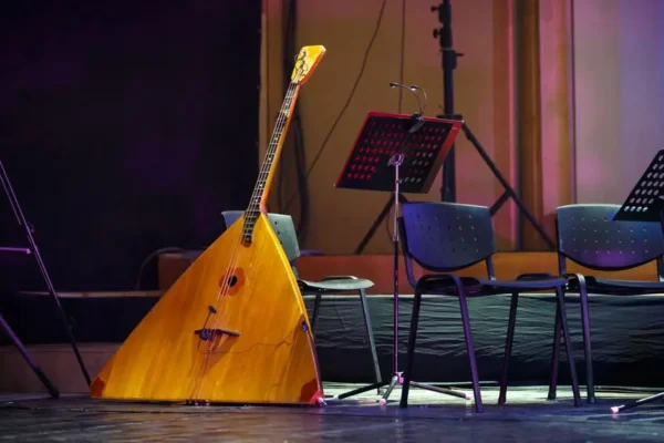 Muzyka z „Chłopów” wraca na scenę. Finałowa trasa „Ostatni Taniec” zawita do Poznania