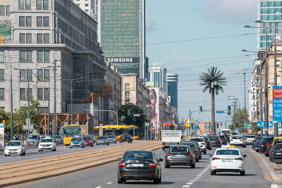 Akcja Półwiejska: koniec z chaosem reklamowym na poznańskim deptaku